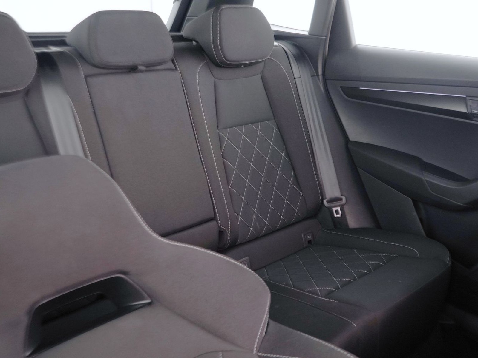 23 - Skoda Karoq 1.5 tsi act sportline dsg