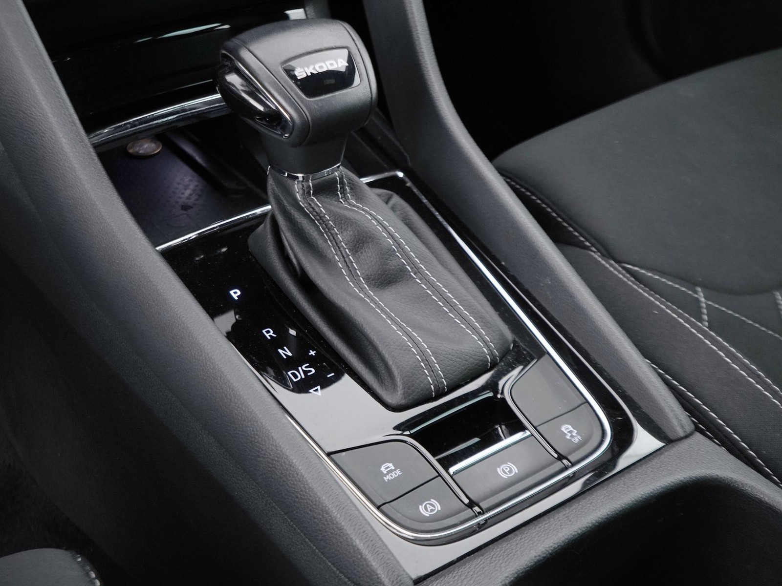 24 - Skoda Karoq 1.5 tsi act sportline dsg