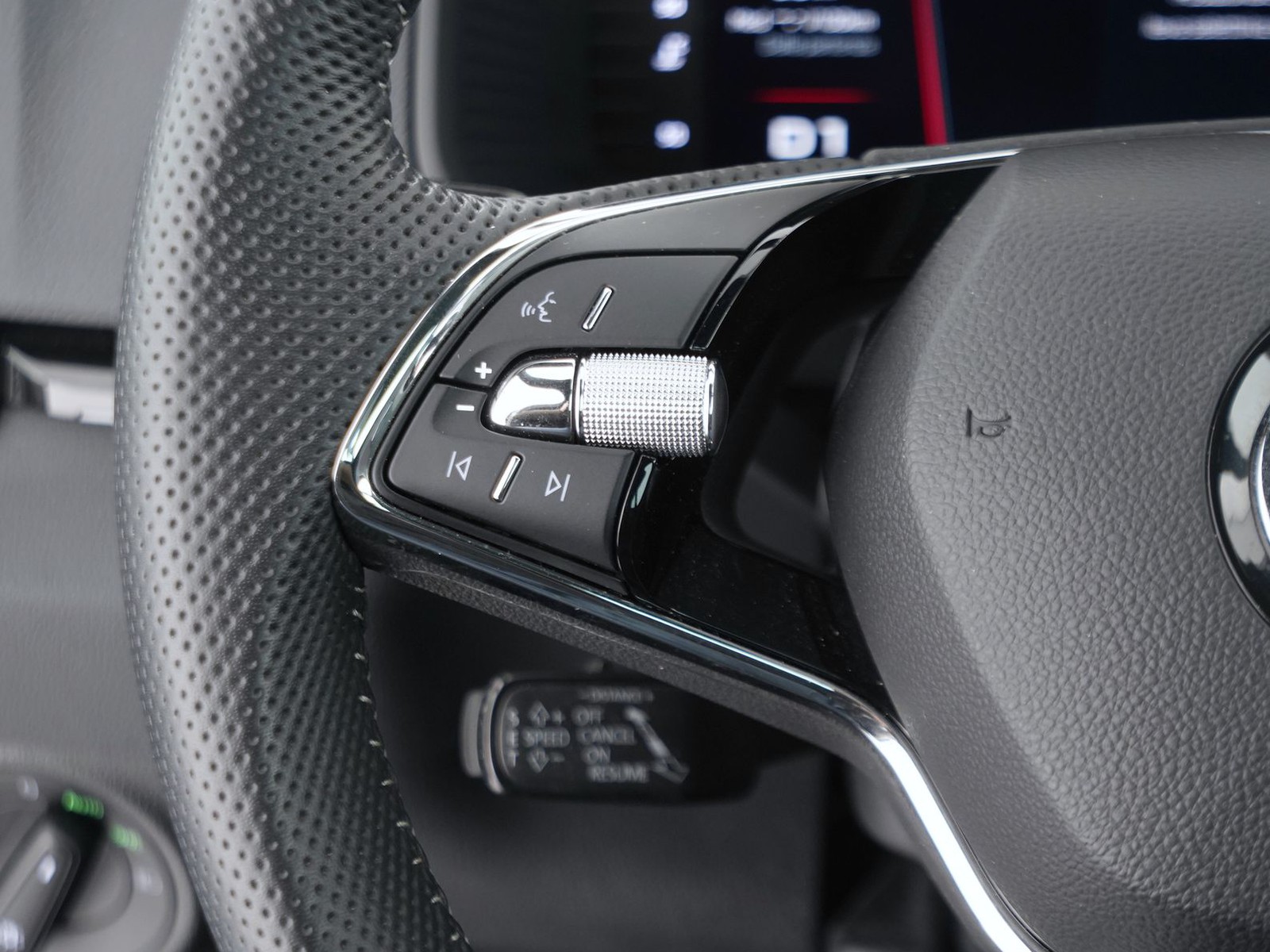 28 - Skoda Karoq 1.5 tsi act sportline dsg