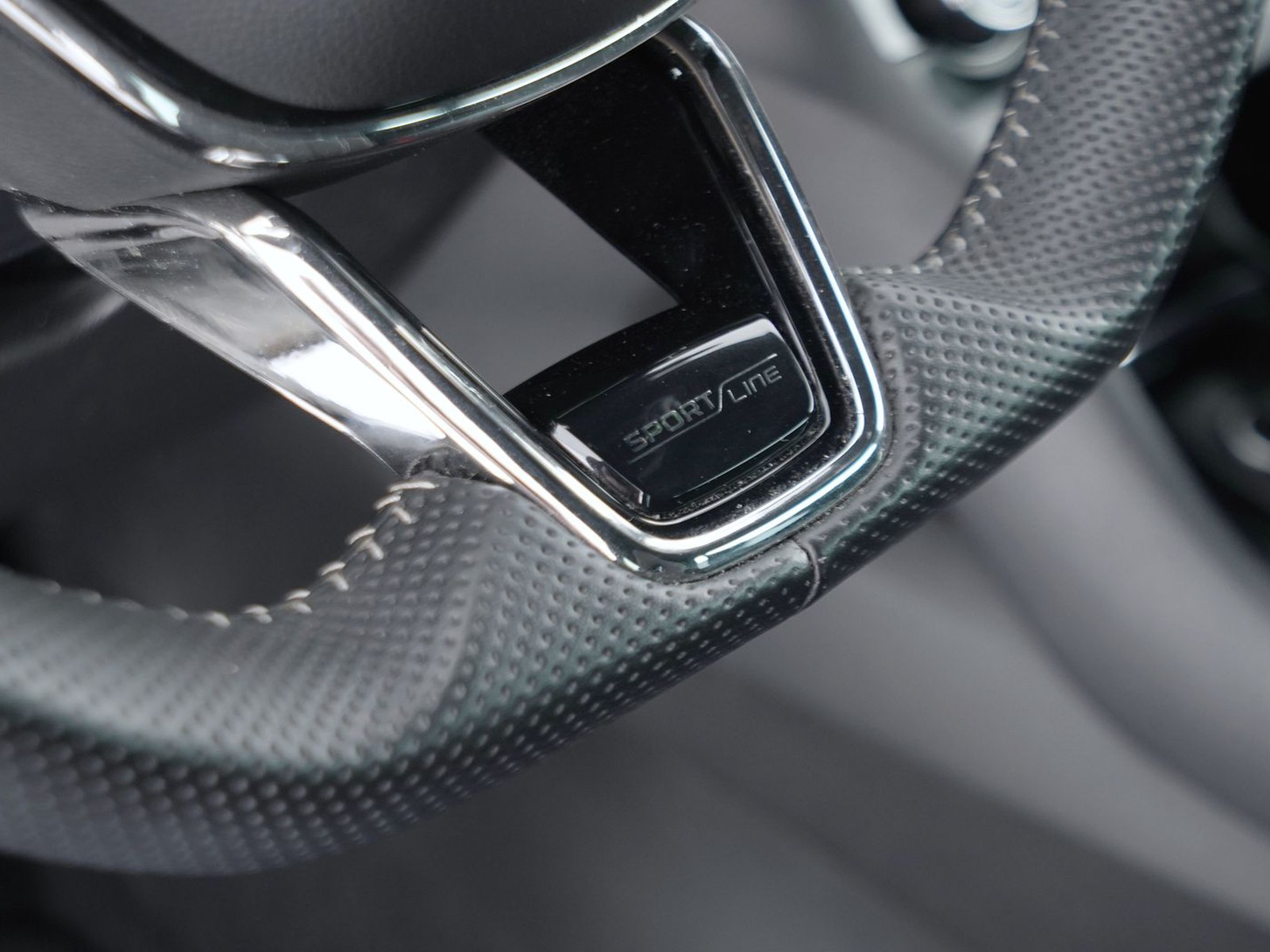 30 - Skoda Karoq 1.5 tsi act sportline dsg