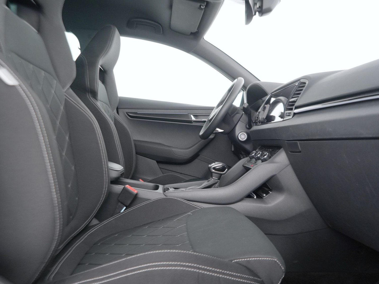 8 - Skoda Karoq 1.5 tsi act sportline dsg