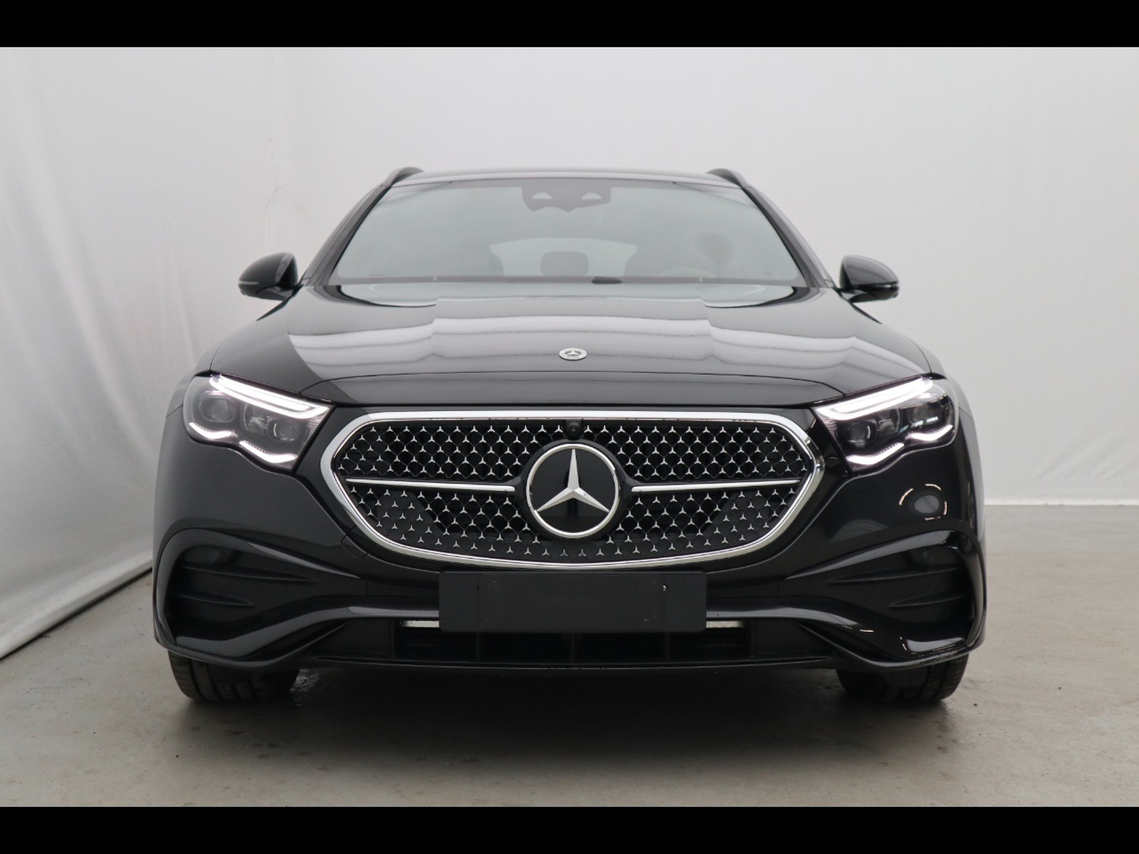 2 - Mercedes Classe E station wagon 220 d amg line premium 4matic 9g-tronic