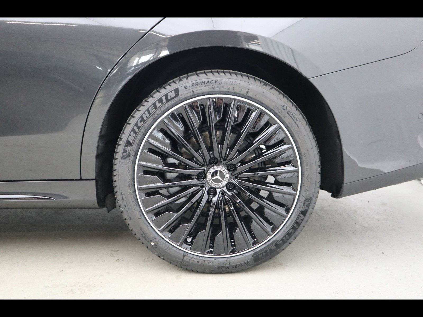 4 - Mercedes Classe E station wagon 220 d amg line premium 4matic 9g-tronic