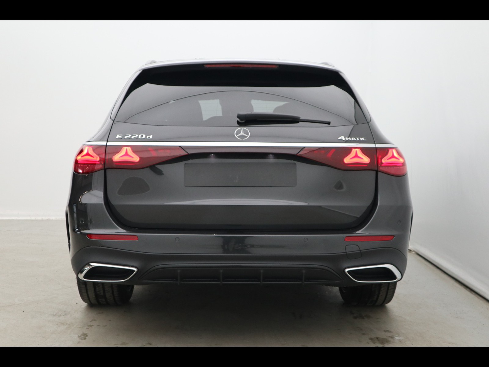 6 - Mercedes Classe E station wagon 220 d amg line premium 4matic 9g-tronic