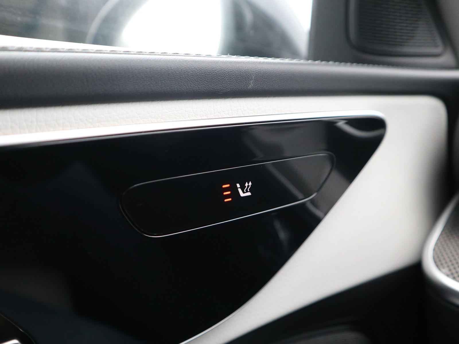 14 - Mercedes Classe C station wagon 220 d mild hybrid premium 9g-tronic