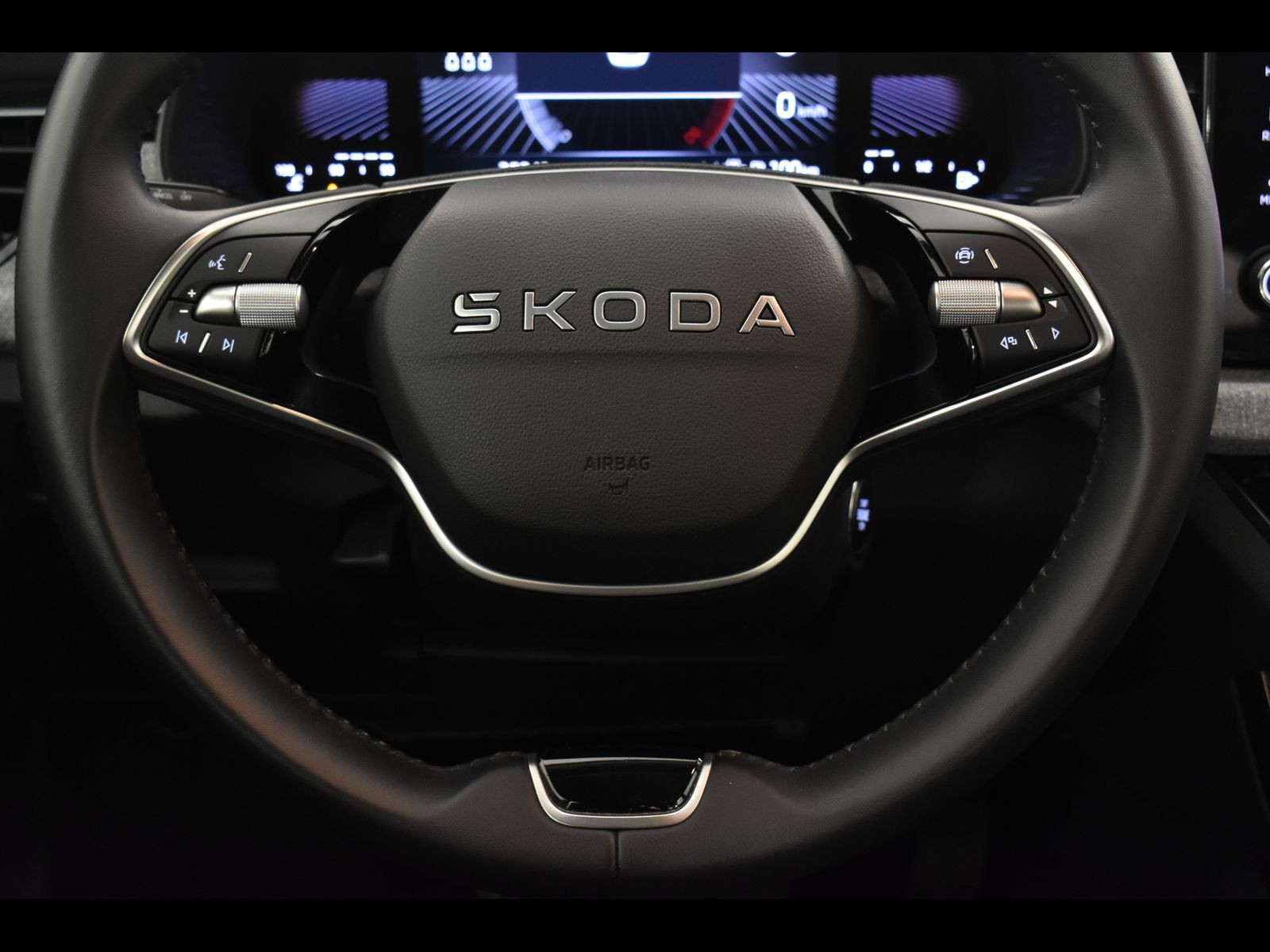 15 - Skoda Kamiq 1.0 tsi 95cv selection