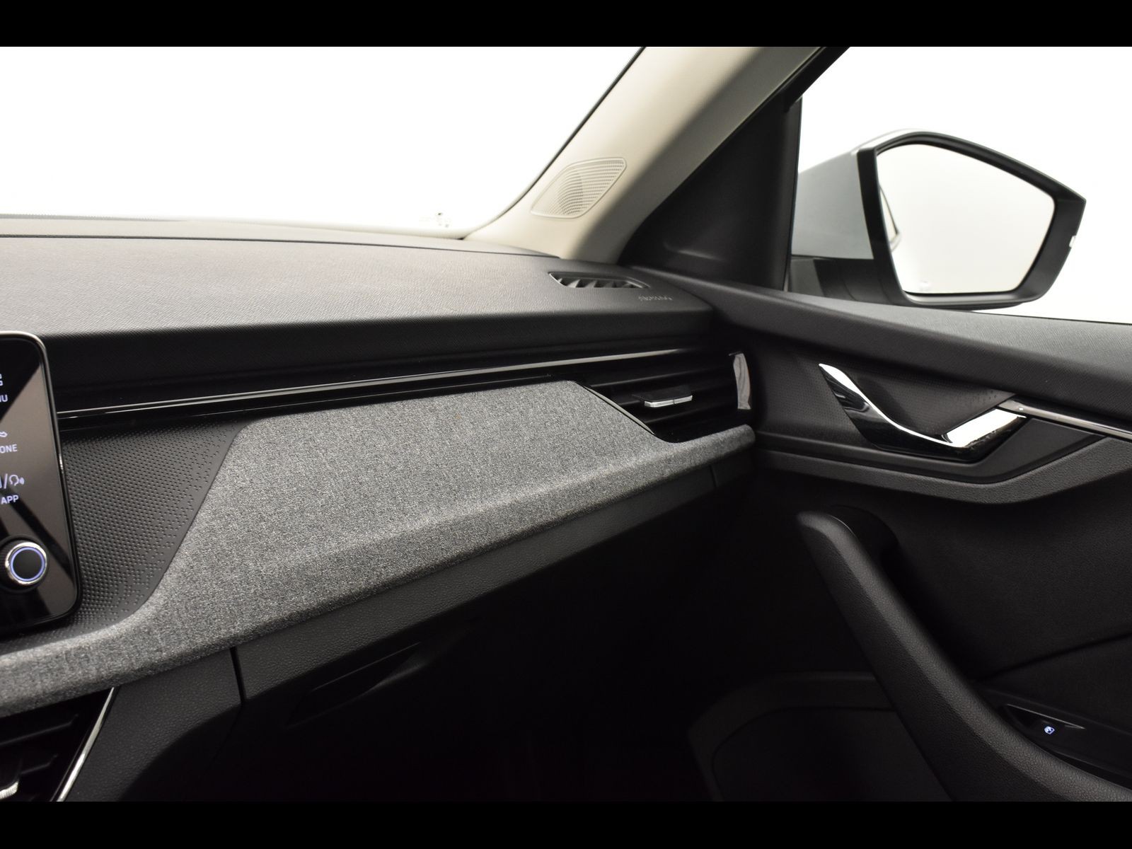 23 - Skoda Kamiq 1.0 tsi 95cv selection