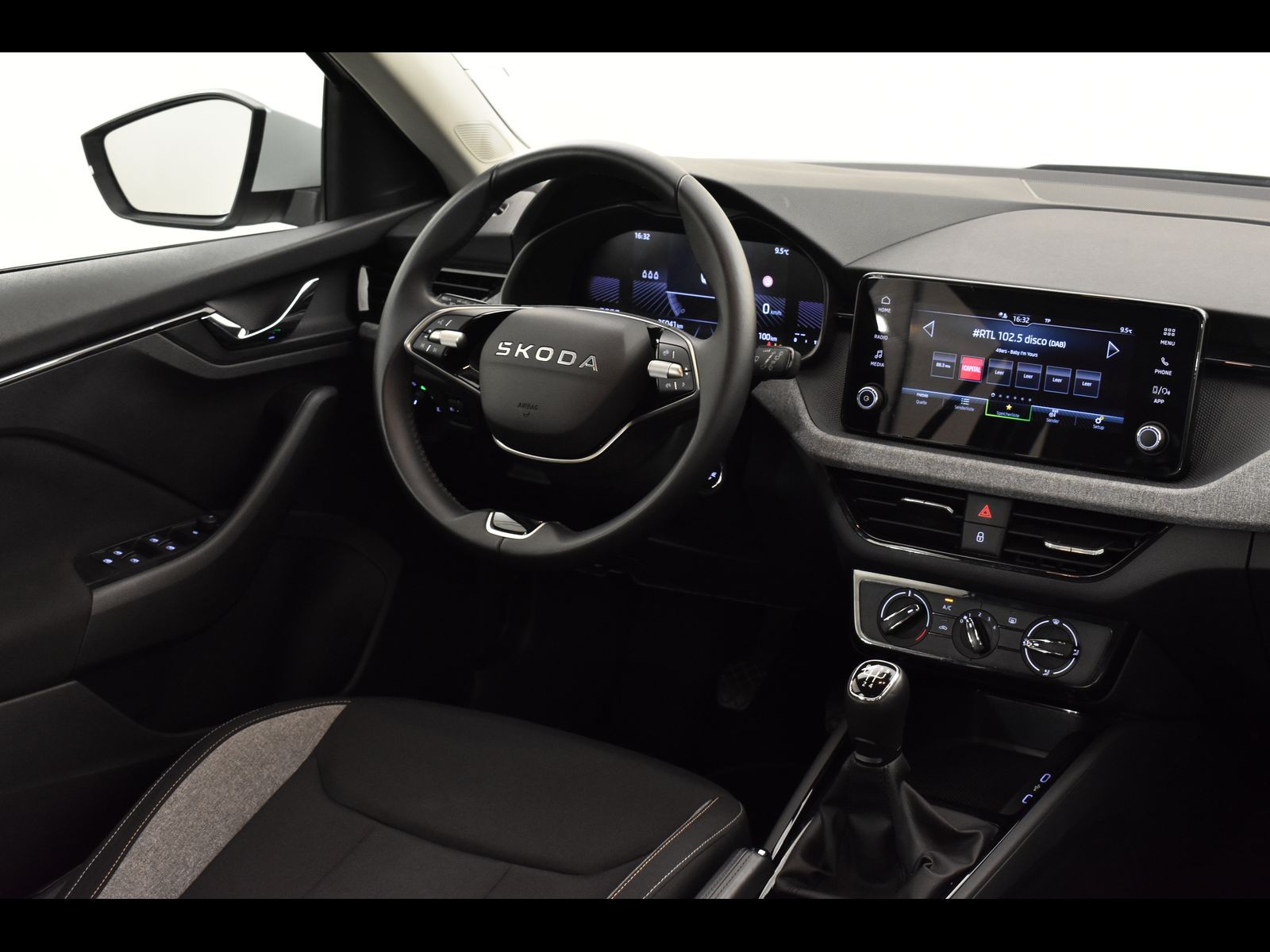 6 - Skoda Kamiq 1.0 tsi 95cv selection