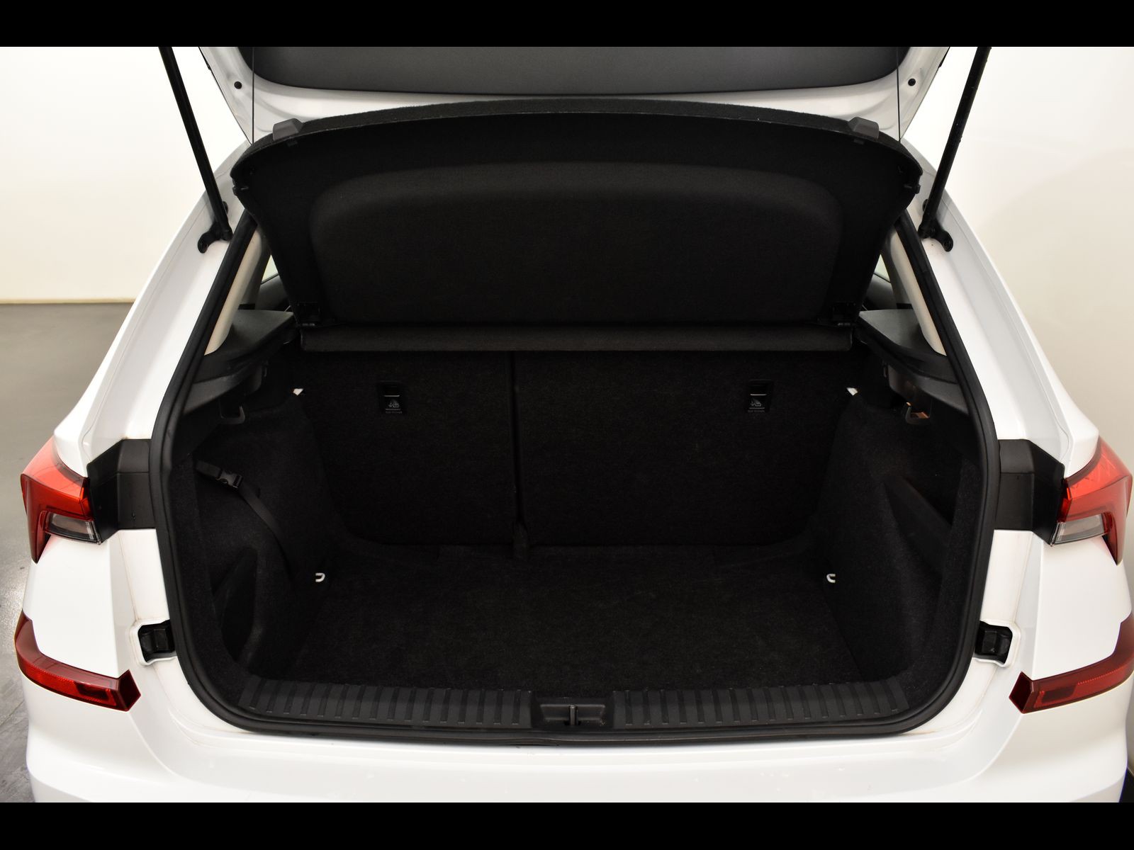 10 - Skoda Kamiq 1.0 tsi 95cv selection