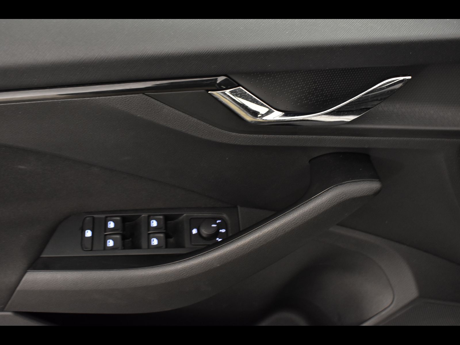 16 - Skoda Kamiq 1.0 tsi 95cv selection