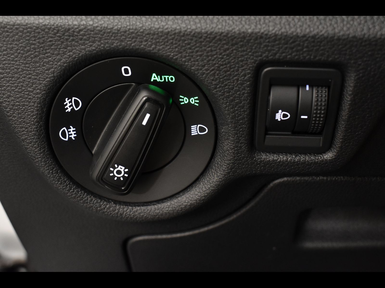 17 - Skoda Kamiq 1.0 tsi 95cv selection