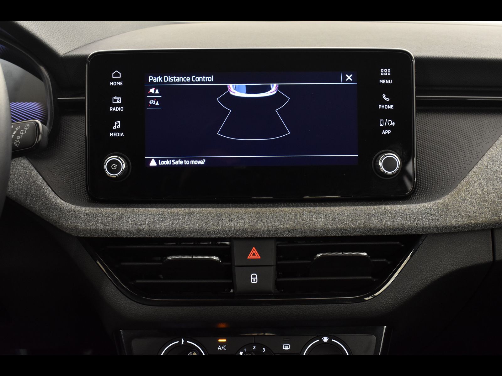 24 - Skoda Kamiq 1.0 tsi 95cv selection