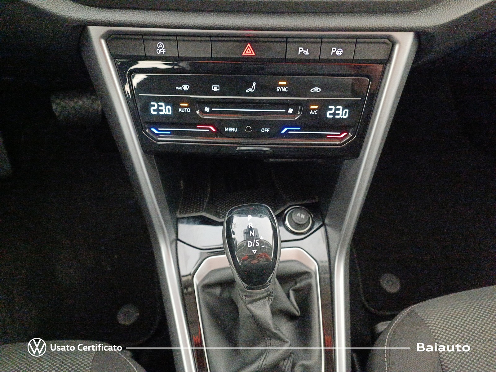 11 - Volkswagen T-Roc 2.0 tdi scr 150cv life dsg