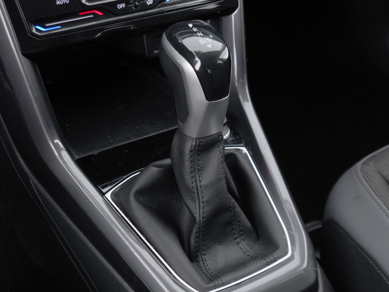 22 - Volkswagen T-Cross 1.0 tsi 110cv advanced dsg