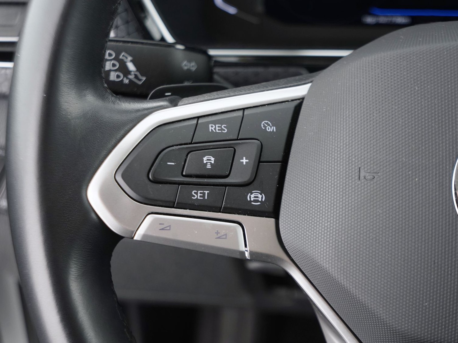 24 - Volkswagen T-Cross 1.0 tsi 110cv advanced dsg