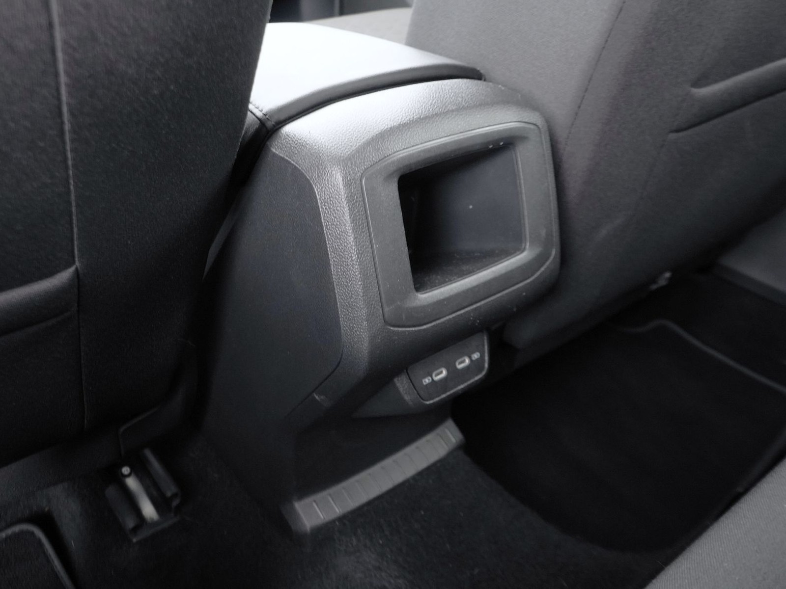 26 - Volkswagen T-Cross 1.0 tsi 110cv advanced dsg