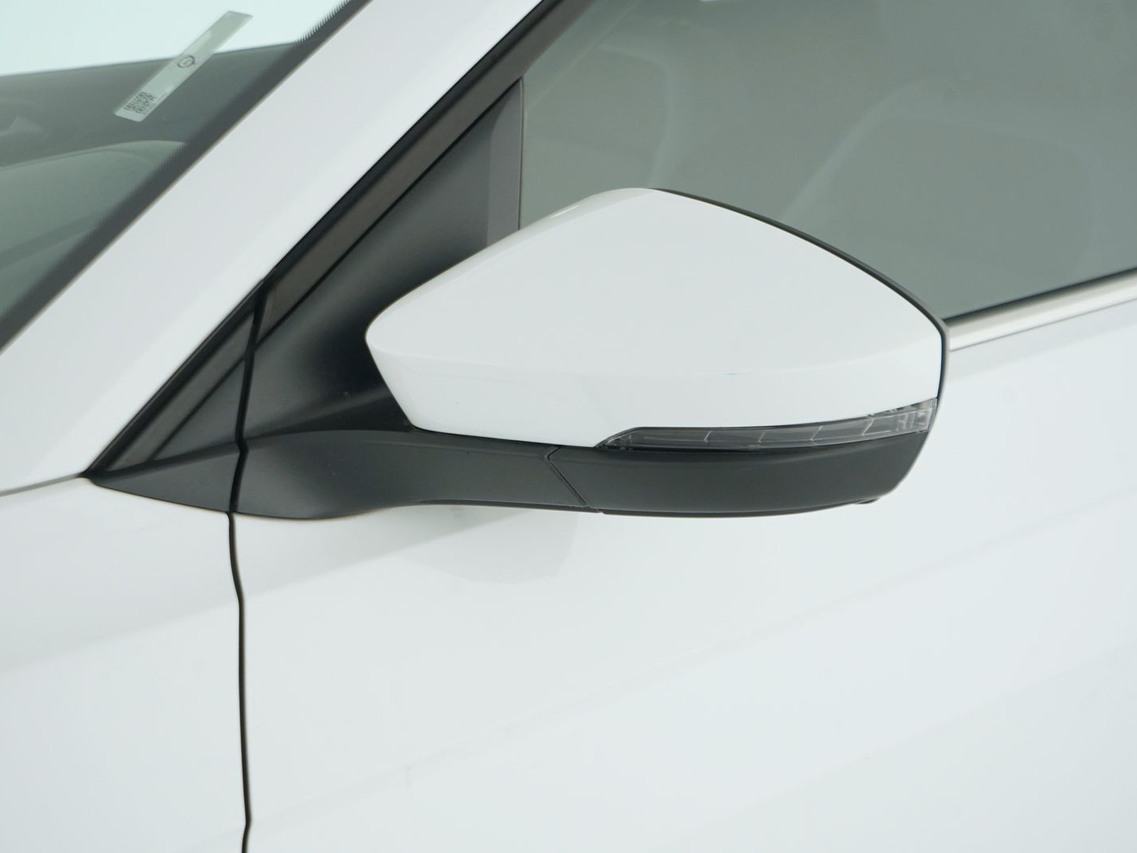 35 - Volkswagen T-Cross 1.0 tsi 110cv advanced dsg