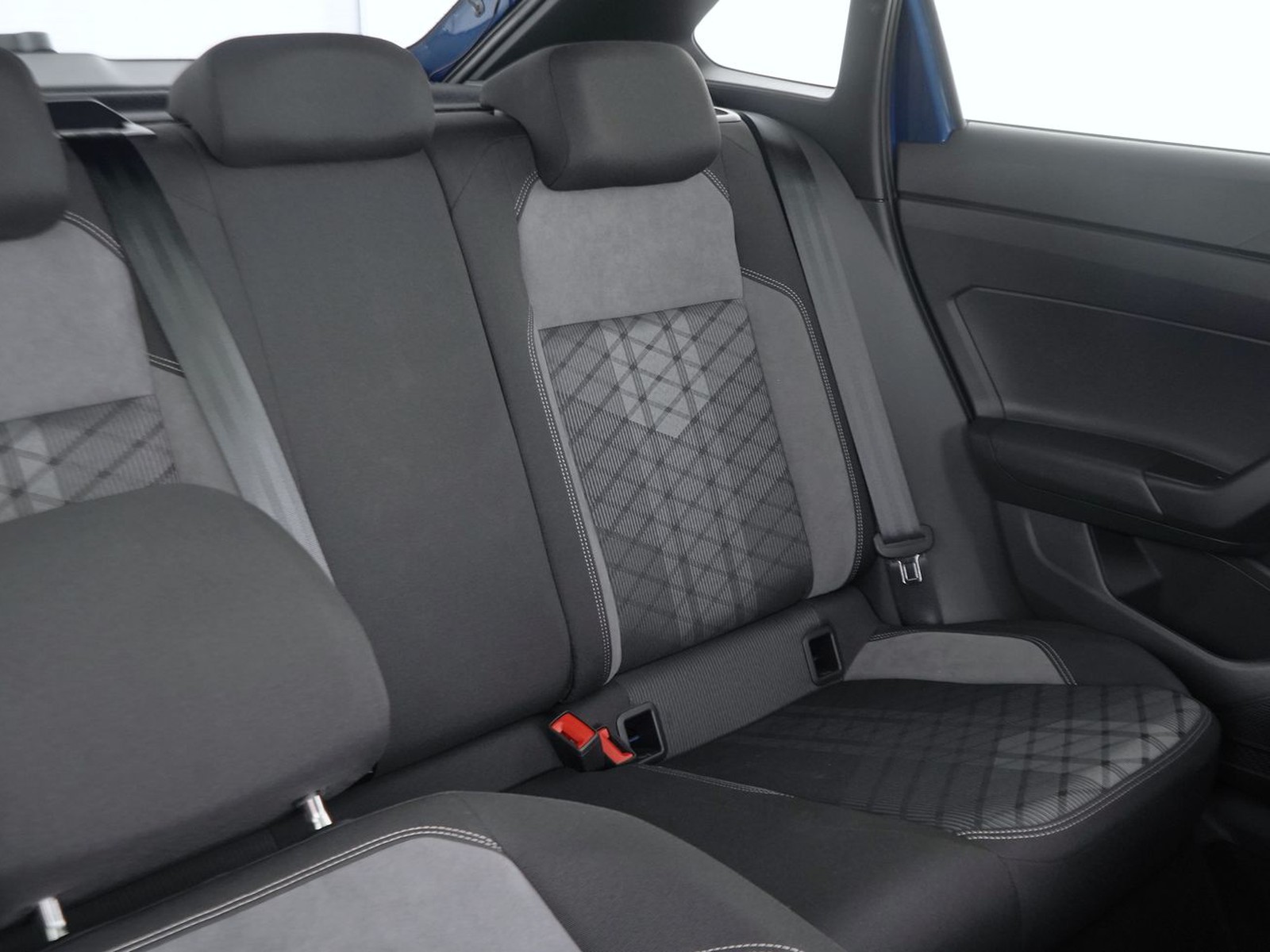 23 - Volkswagen Taigo 1.0 tsi 115cv r-line dsg