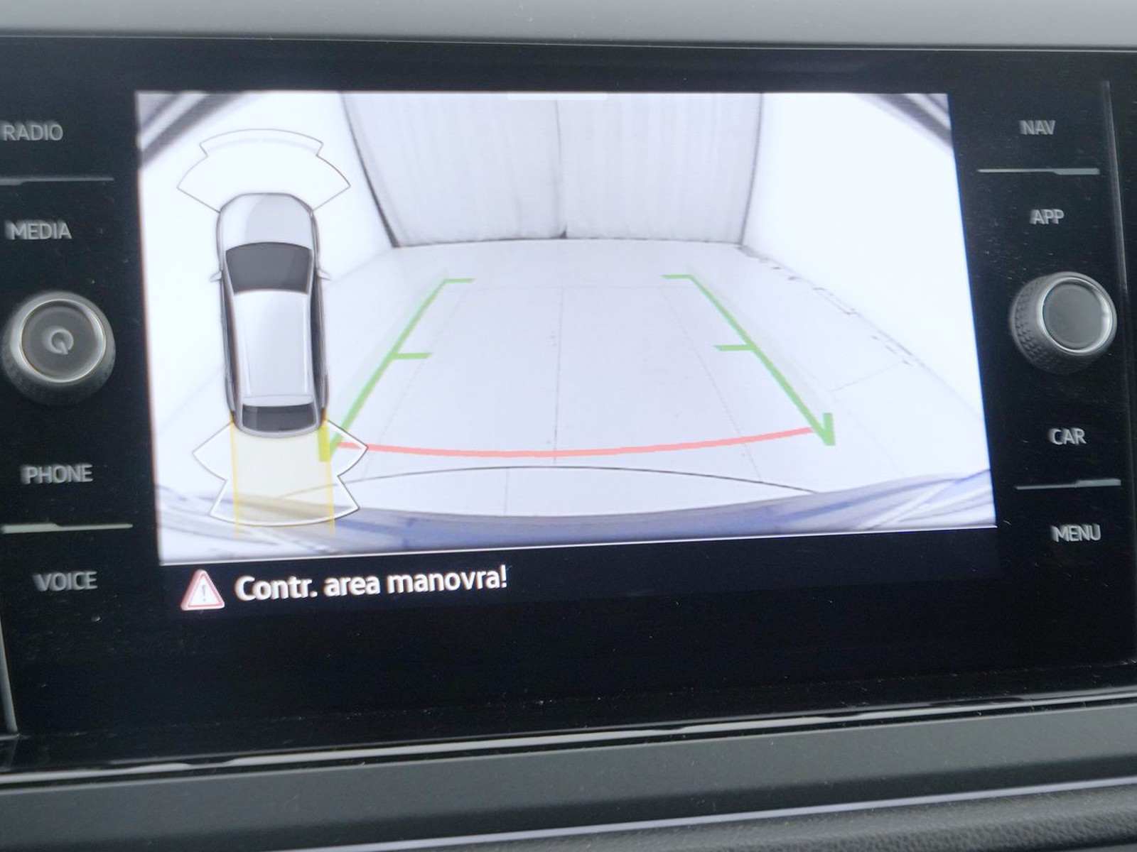 32 - Volkswagen Taigo 1.0 tsi 115cv r-line dsg