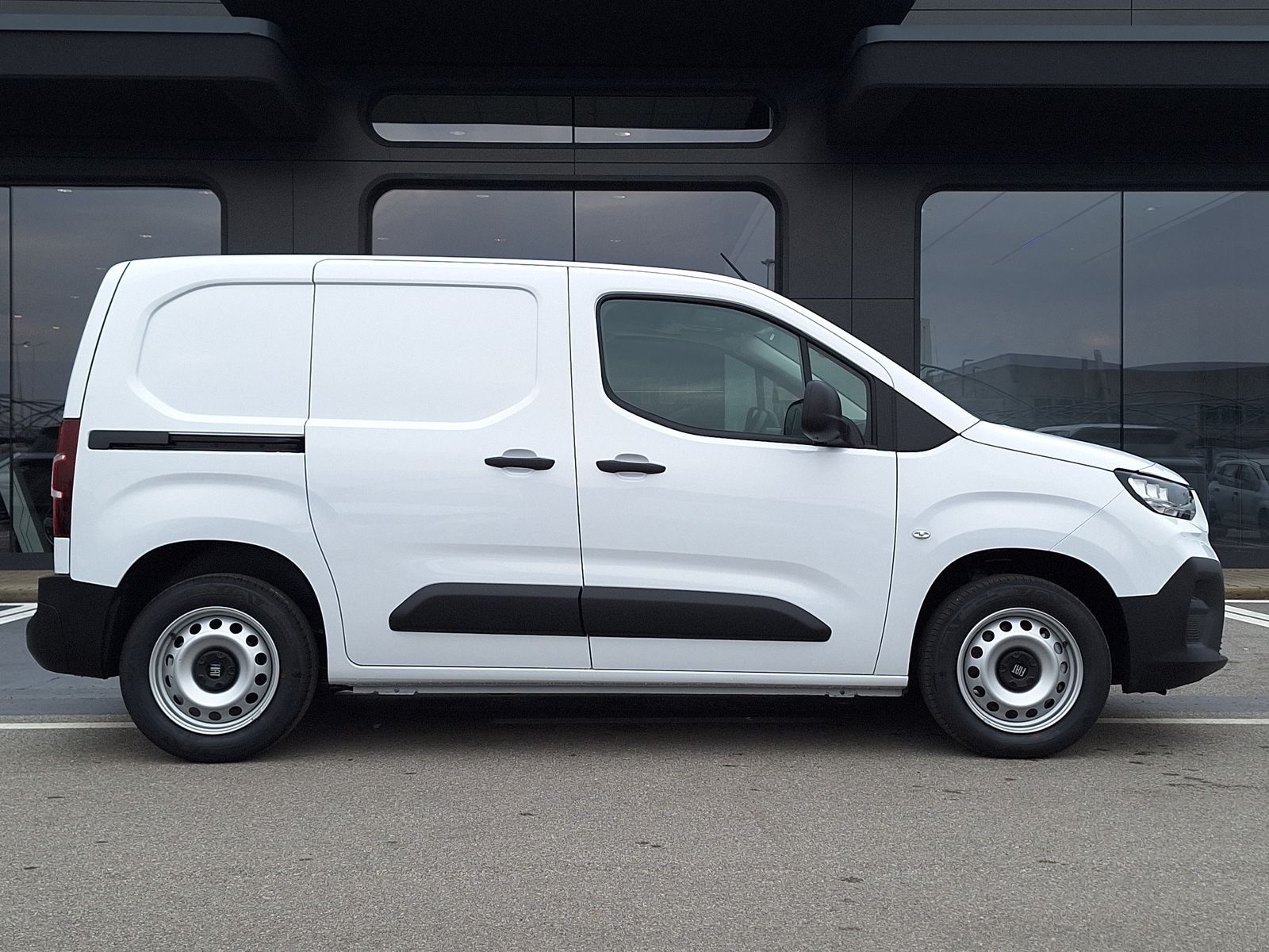 4 - Fiat Professional Doblò Series 4 Van M 1.5Diesel 130 Cv Manuale