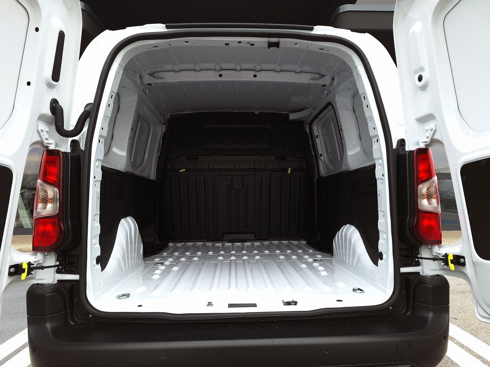 6 - Fiat Professional Doblò Series 4 Van M 1.5Diesel 130 Cv Manuale