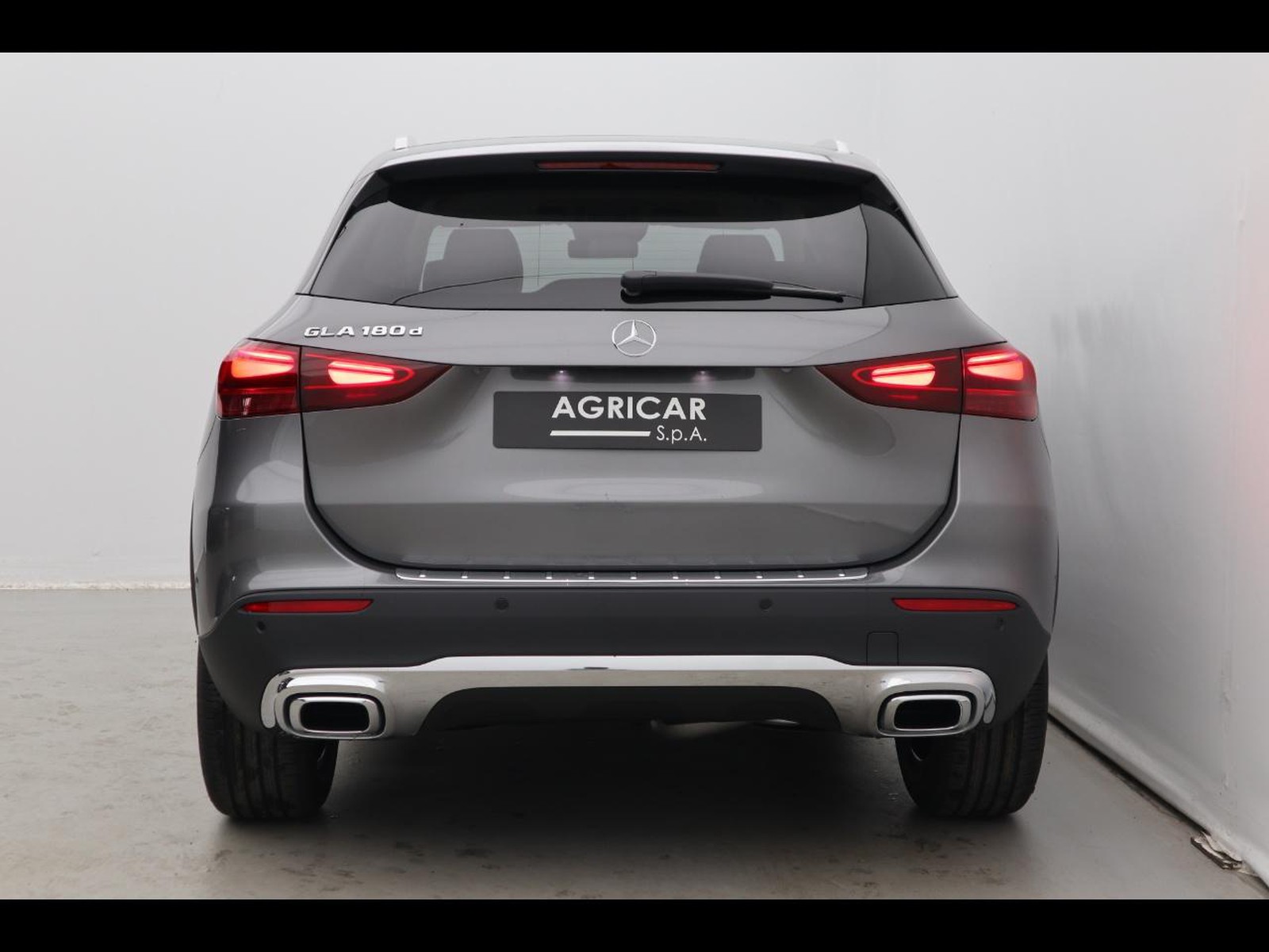6 - Mercedes GLA 180 d progressive advanced 8g-dct