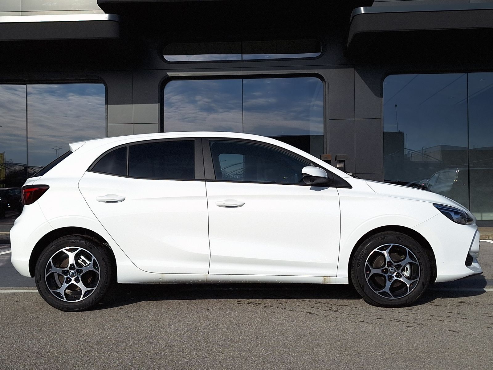 4 - Mg MG3 1.5 hybrid+ luxury