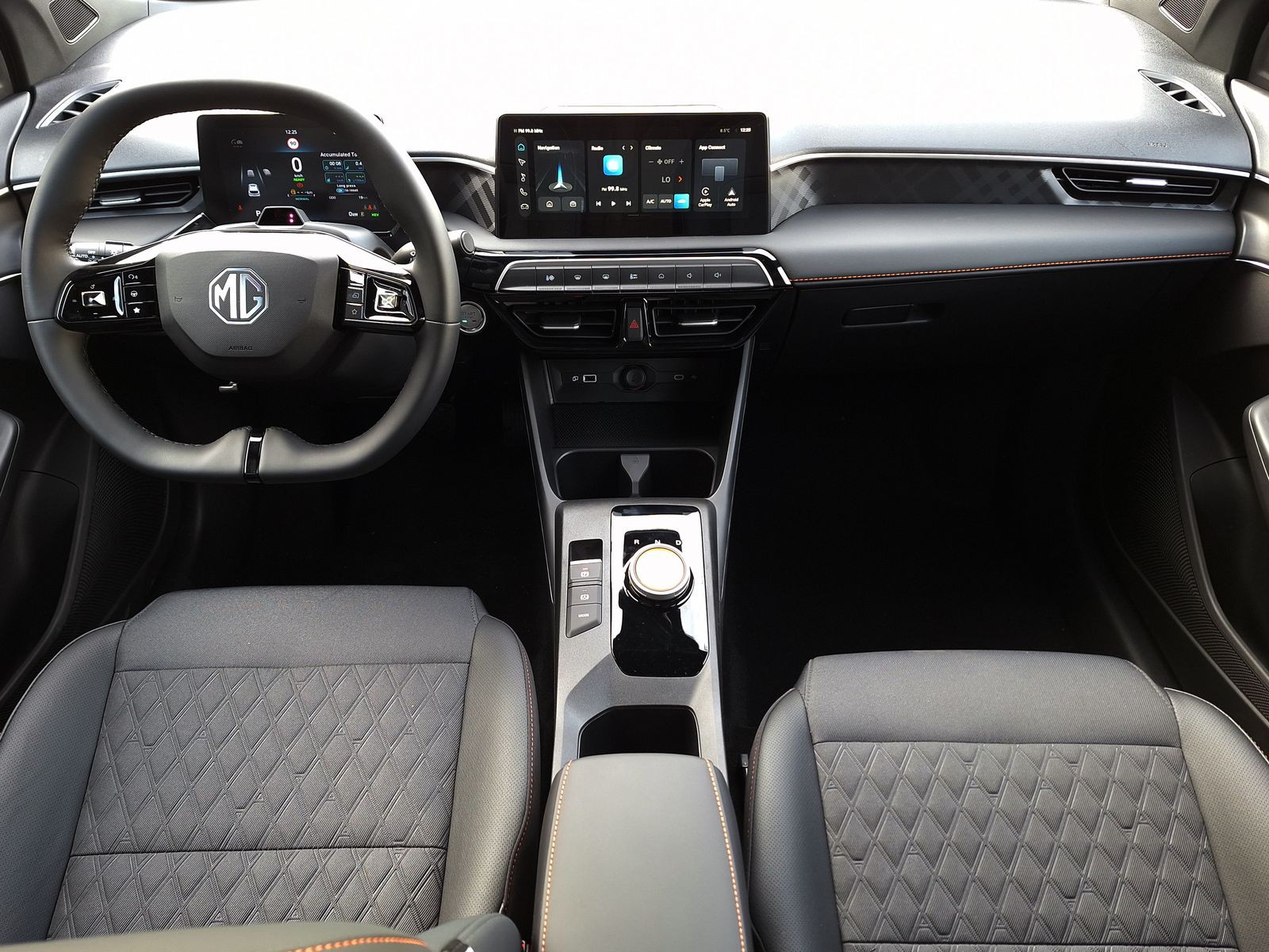 8 - Mg MG3 1.5 hybrid+ luxury