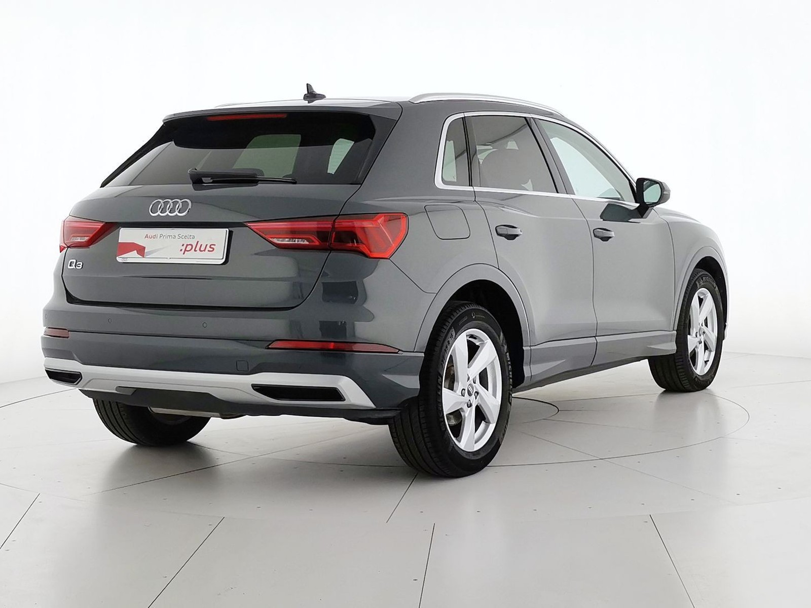 2 - Audi Q3 35 2.0 tdi business advanced s tronic
