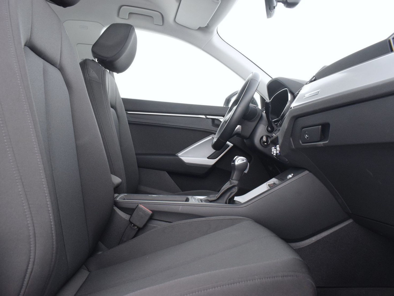 16 - Audi Q3 35 2.0 tdi business advanced s tronic