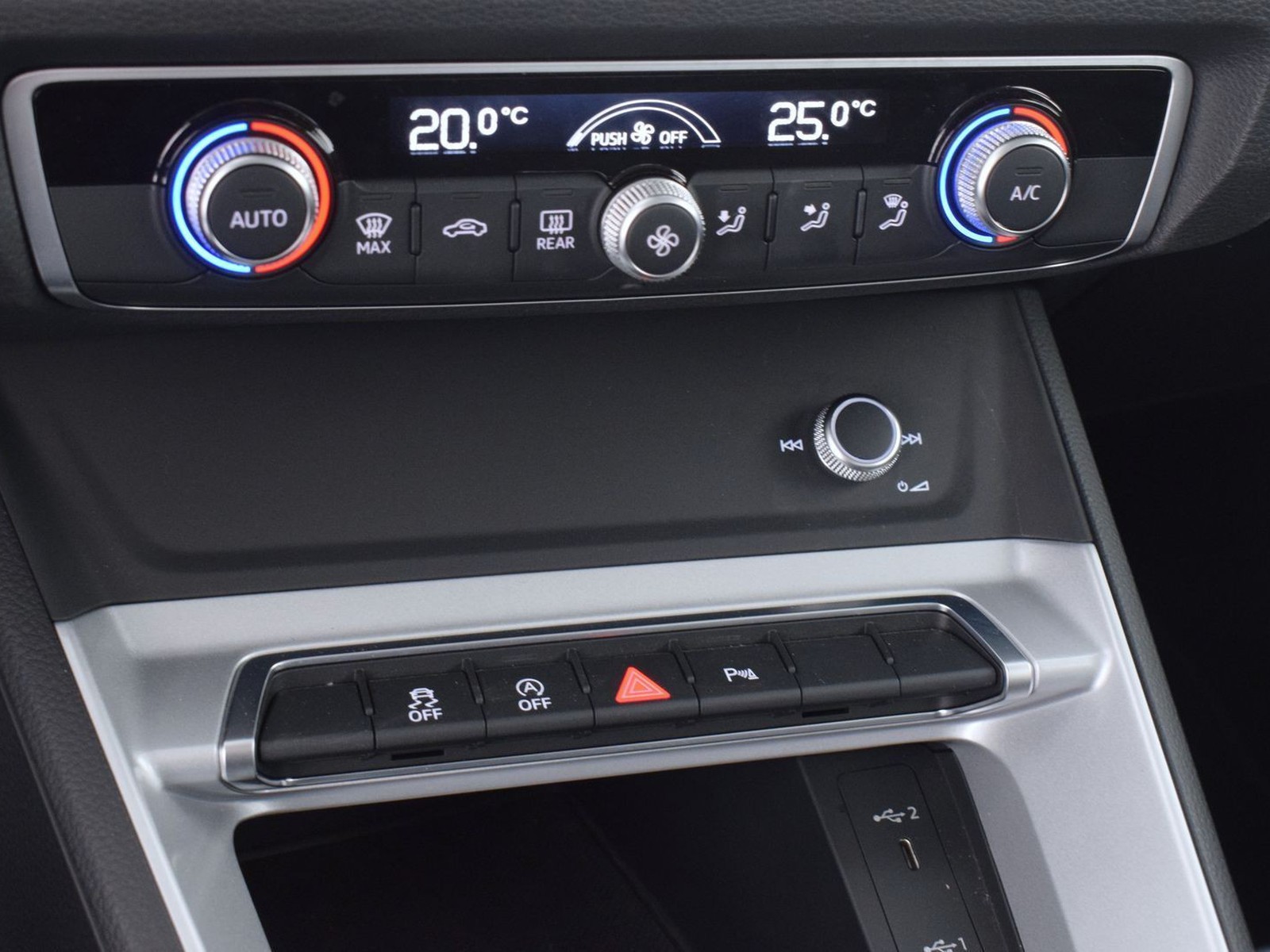 5 - Audi Q3 35 2.0 tdi business advanced s tronic