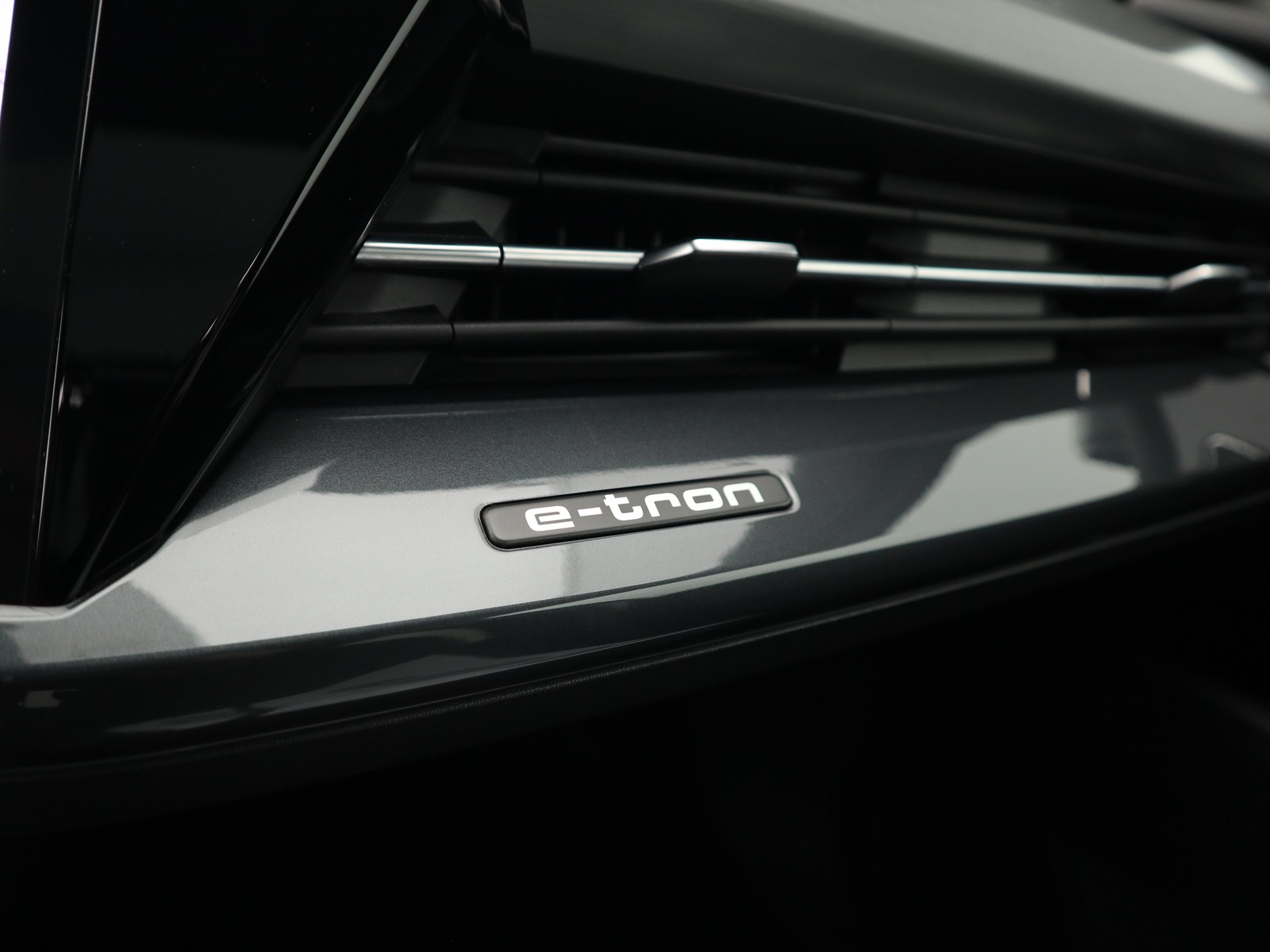 18 - Audi Q4 e-tron sportback e-tron 40 s line edition