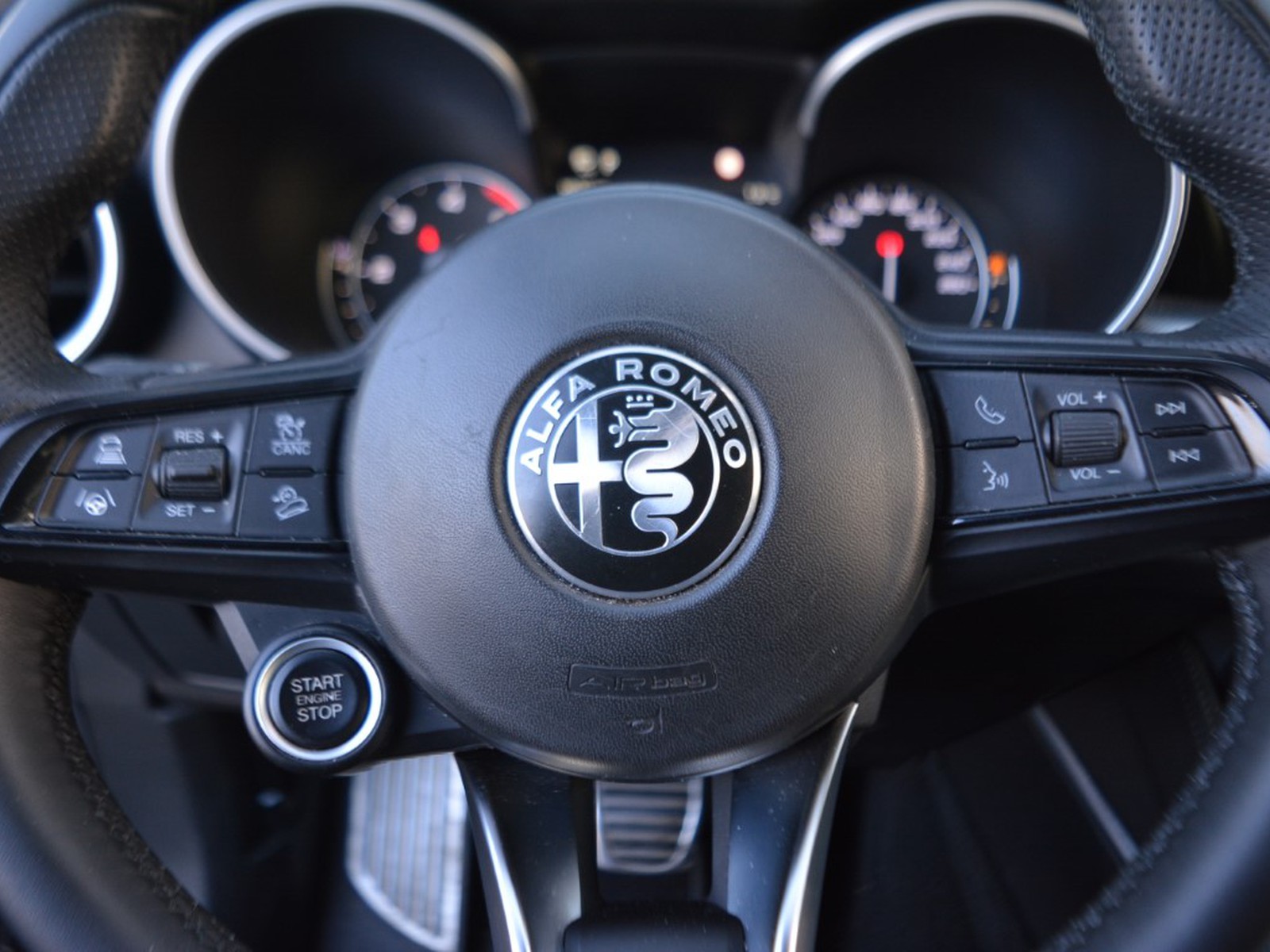 16 - Alfa Romeo Stelvio 2.2 turbo 190cv sprint q4 at8