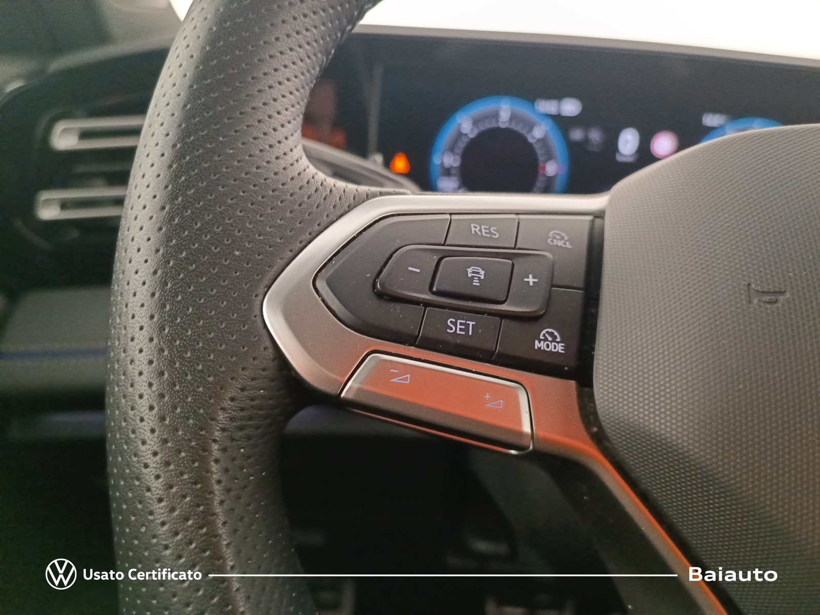 15 - Volkswagen Tiguan 2.0 tdi scr 150cv r-line dsg