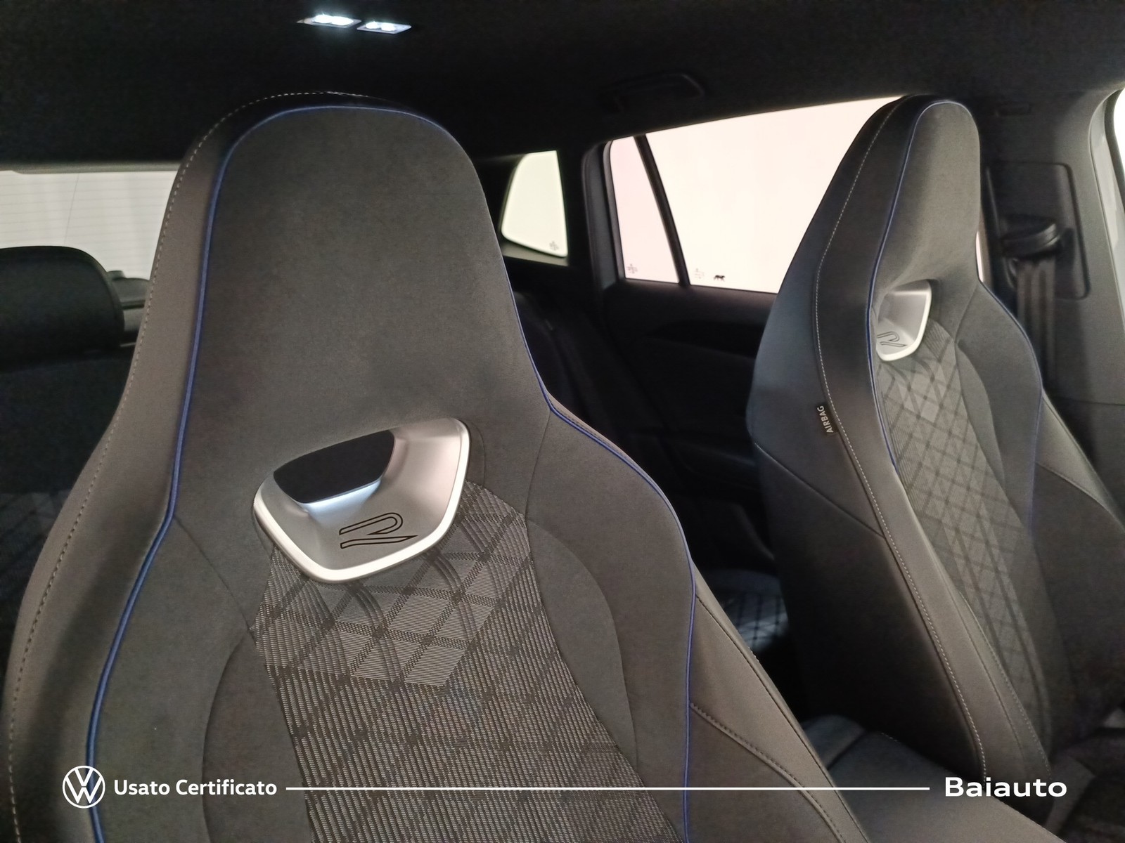 23 - Volkswagen Tiguan 2.0 tdi scr 150cv r-line dsg