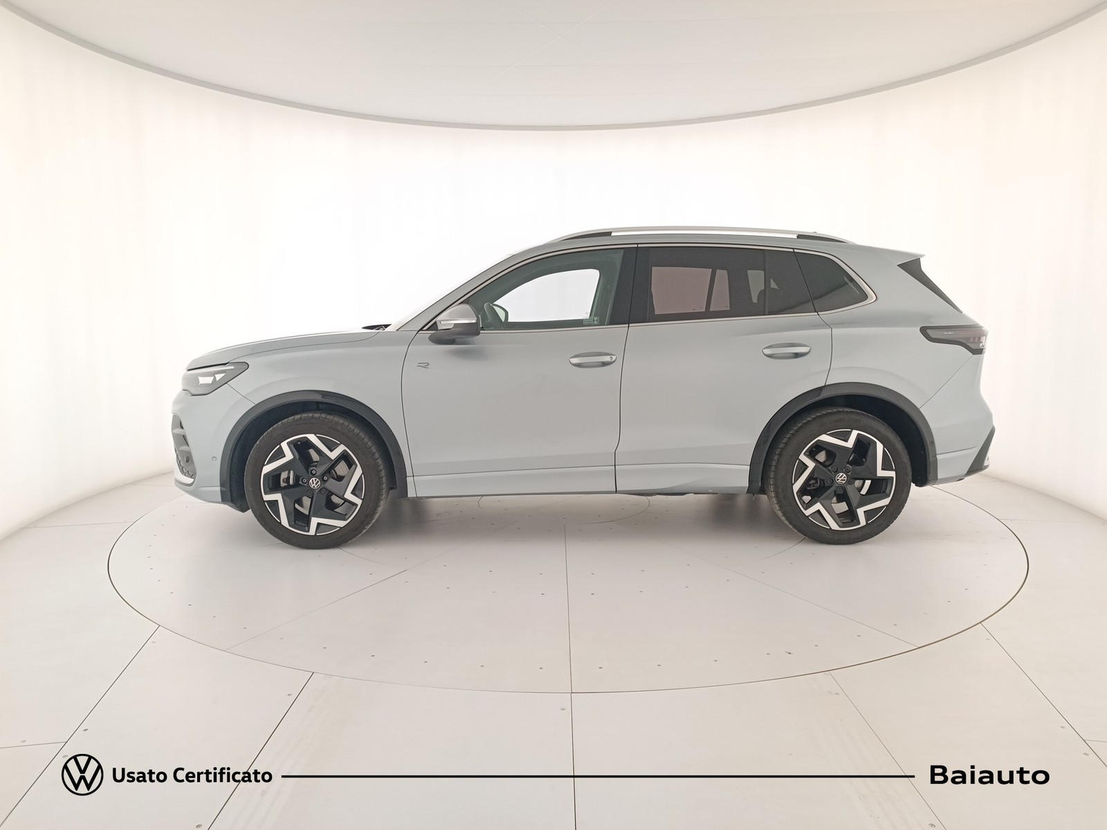 3 - Volkswagen Tiguan 2.0 tdi scr 150cv r-line dsg