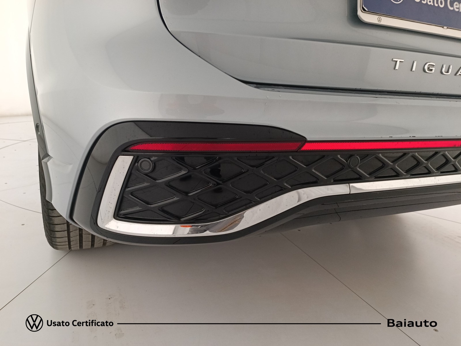 33 - Volkswagen Tiguan 2.0 tdi scr 150cv r-line dsg