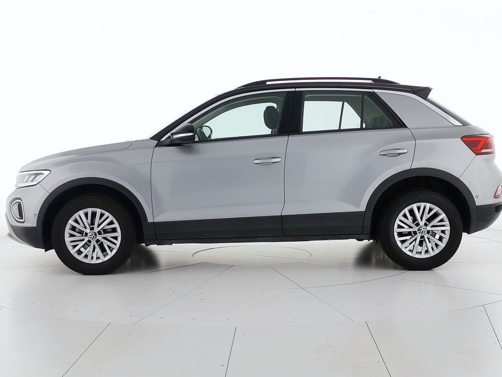 3 - Volkswagen T-Roc 2.0 tdi scr 115cv life