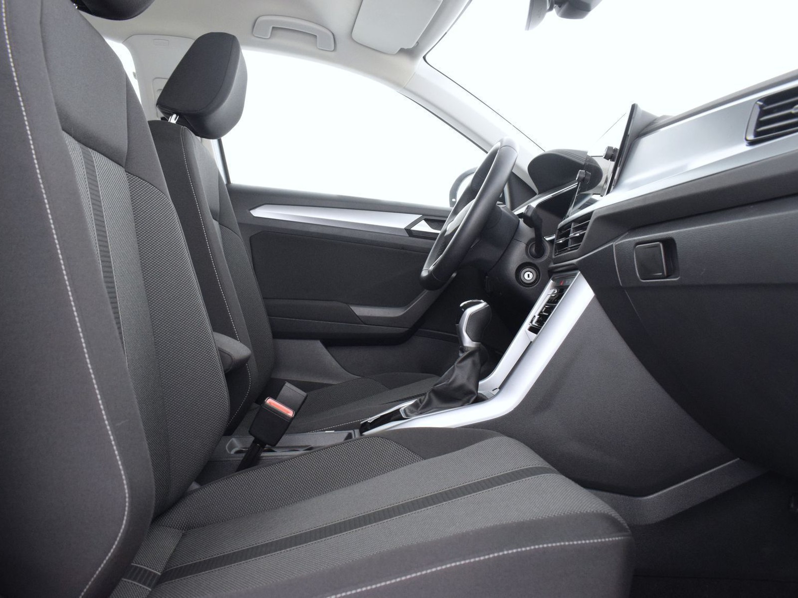 8 - Volkswagen T-Roc 2.0 tdi scr 115cv life