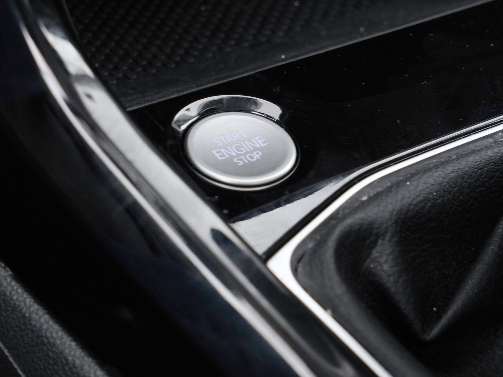 23 - Volkswagen T-Cross 1.0 tsi 115cv life dsg