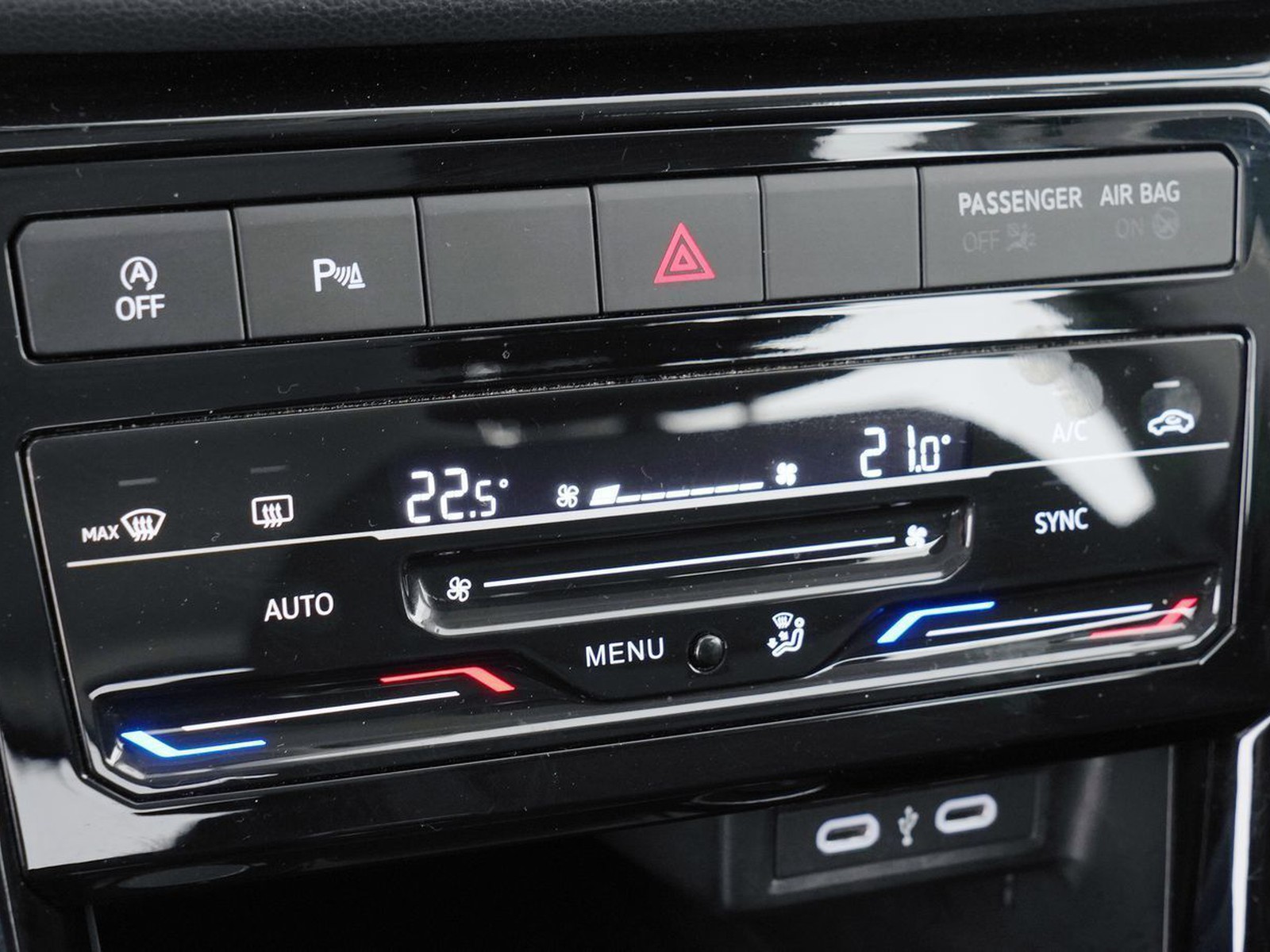 24 - Volkswagen T-Cross 1.0 tsi 115cv life dsg