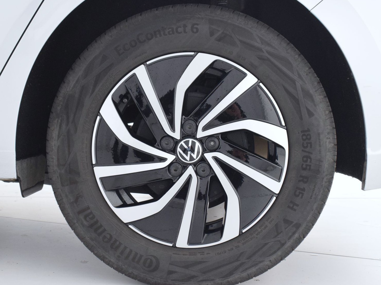 12 - Volkswagen Polo 1.0 tsi 95cv life dsg