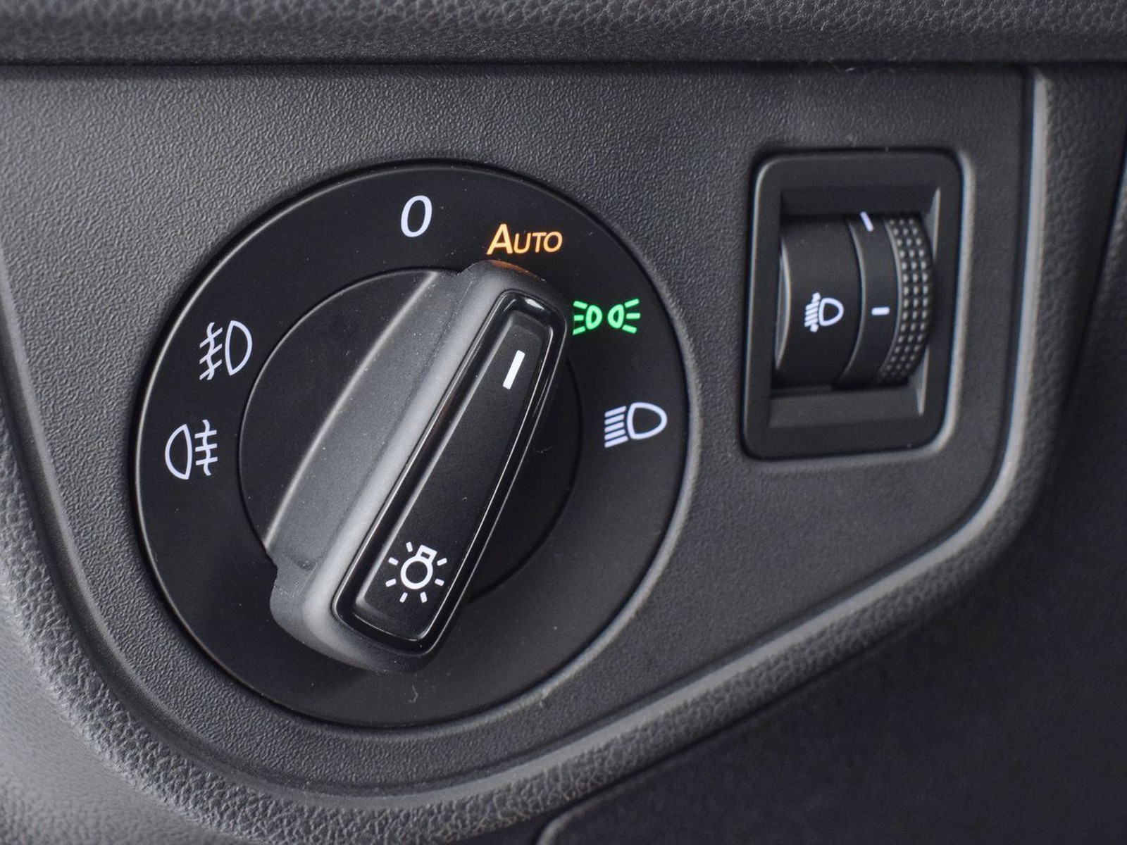 16 - Volkswagen Polo 1.0 tsi 95cv life dsg