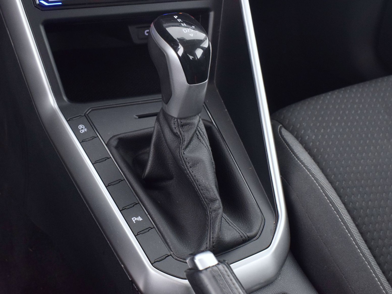 22 - Volkswagen Polo 1.0 tsi 95cv life dsg