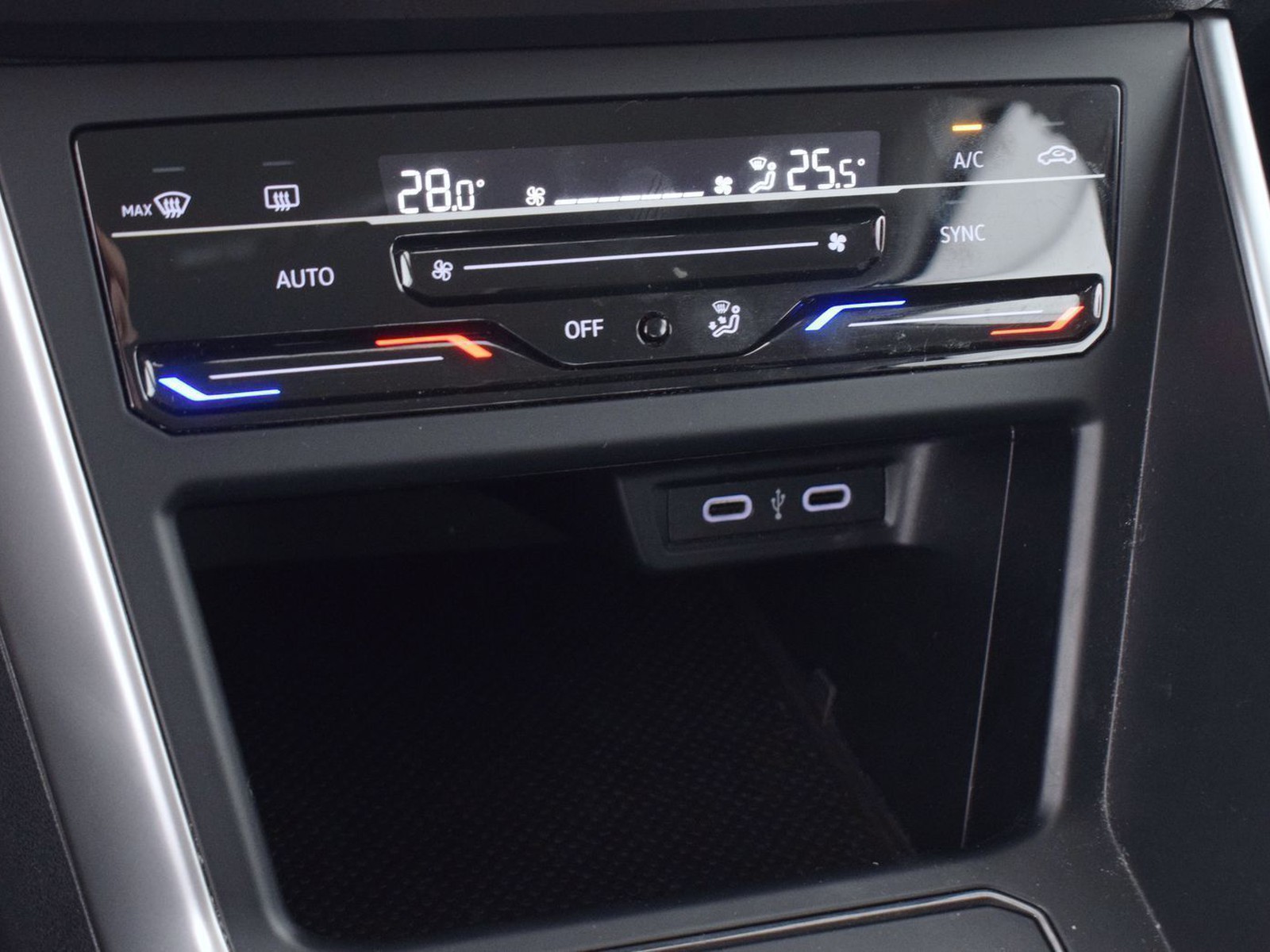 23 - Volkswagen Polo 1.0 tsi 95cv life dsg