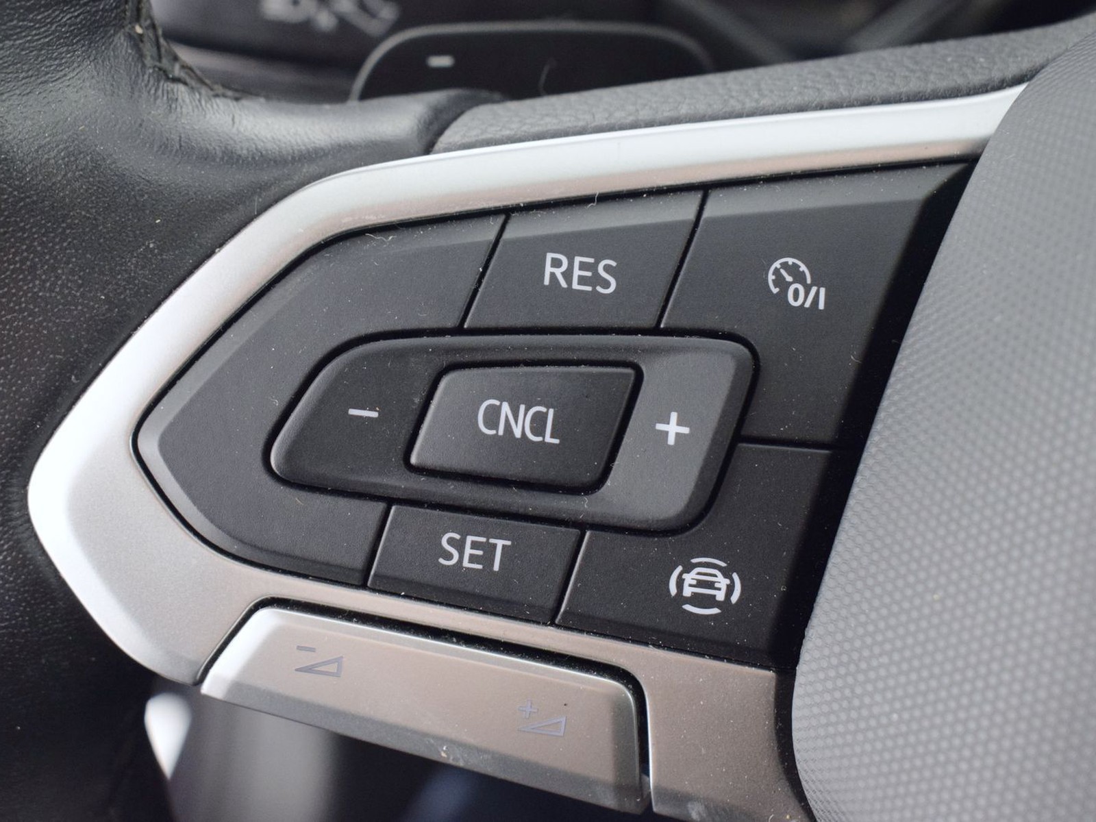 24 - Volkswagen Polo 1.0 tsi 95cv life dsg