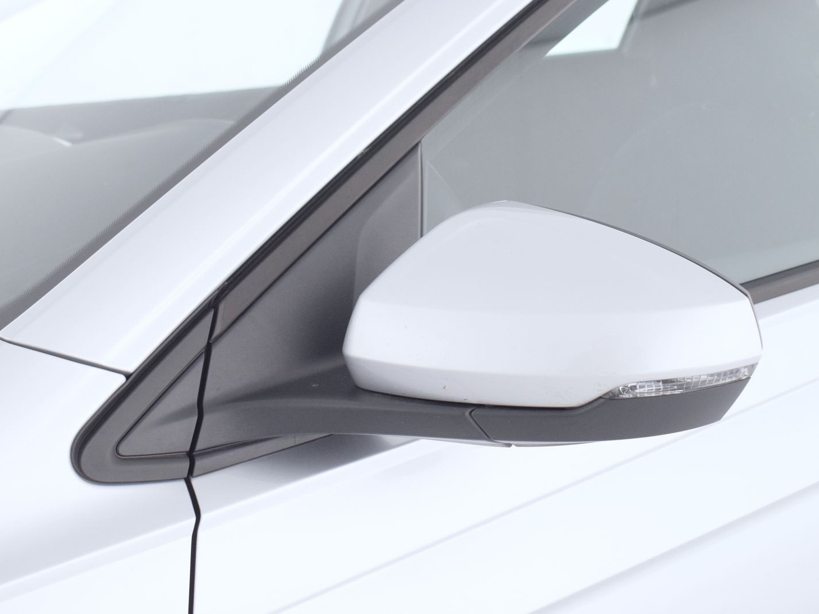 33 - Volkswagen Polo 1.0 tsi 95cv life dsg