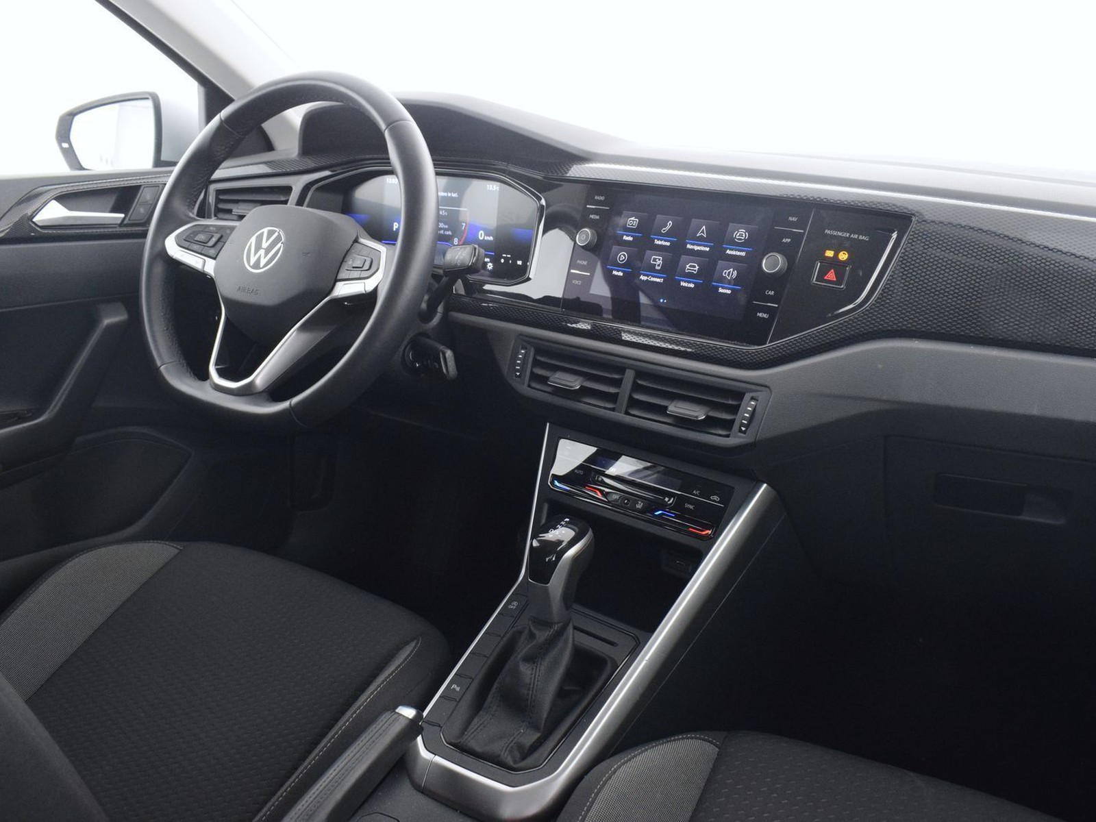 6 - Volkswagen Polo 1.0 tsi 95cv life dsg