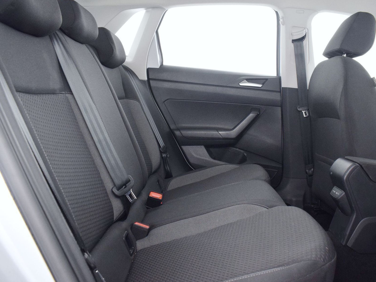 9 - Volkswagen Polo 1.0 tsi 95cv life dsg