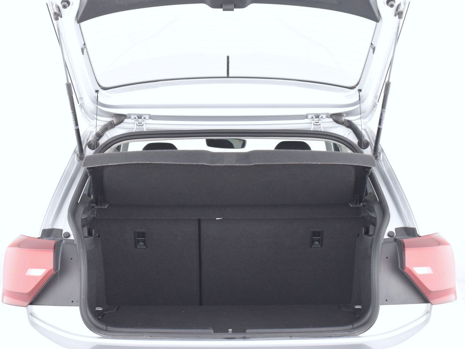 10 - Volkswagen Polo 1.0 tsi 95cv life dsg